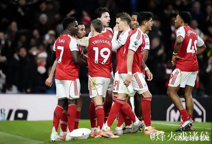 足坛狂欢夜！4大豪门齐齐奏凯，阿森纳惊险绝杀，巴萨甩开皇马7分