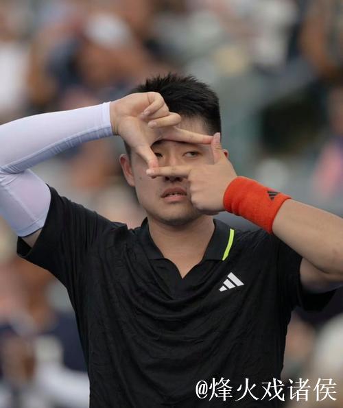 上海赛第3日布云朝克特首轮出局 吴易昺晋级32强